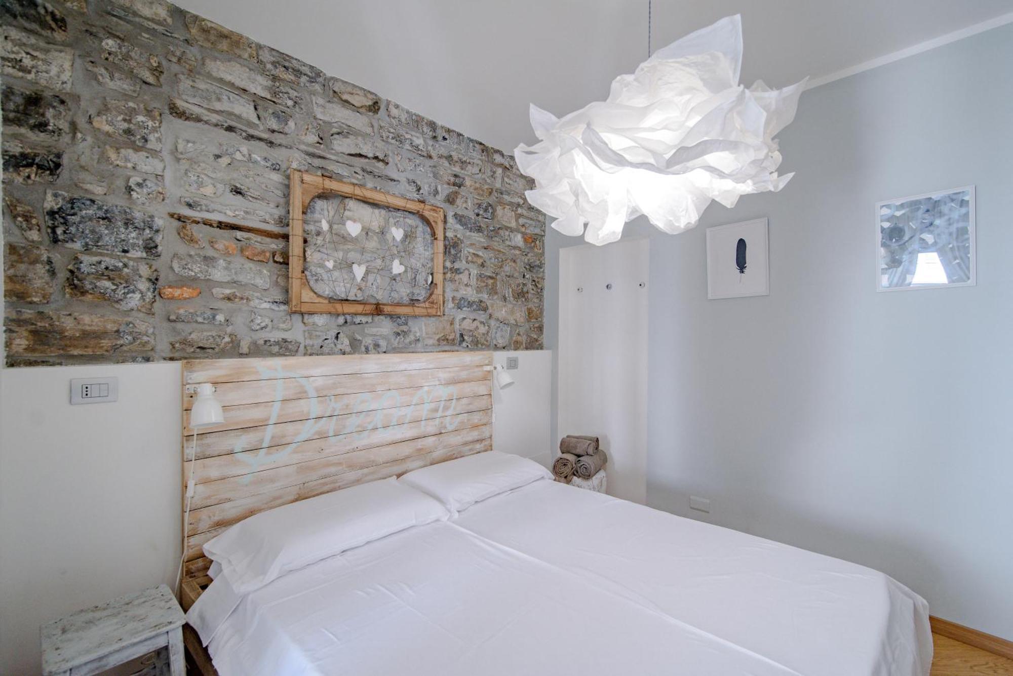 Gem Of The Lake - Luxury Apartment Como Old Town Exterior photo